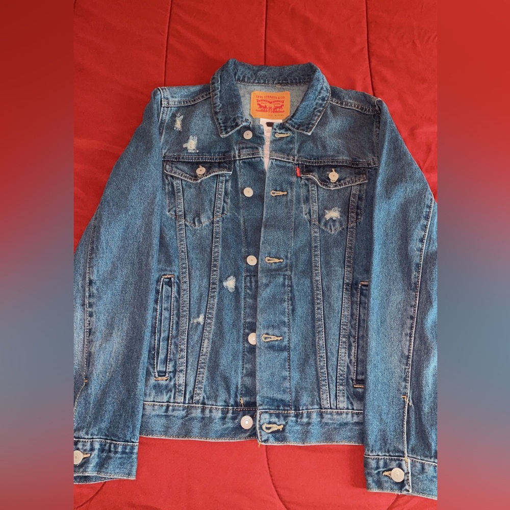 Levi’s Boys Jean Jacket in EUC‼️